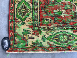 Traditional Design Natural Aged Green Vintage Rug 5'2'' x 9'4'' ft 158 x 285 cm