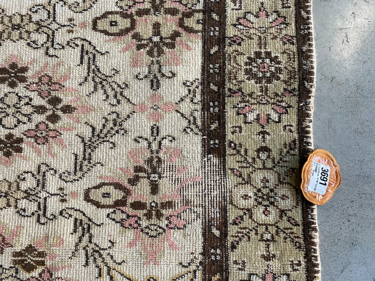 Retro Design Beige Over Dyed Vintage Rug 5&#39;10&#39;&#39; x 8&#39;10&#39;&#39; ft 177 x 270 cm
