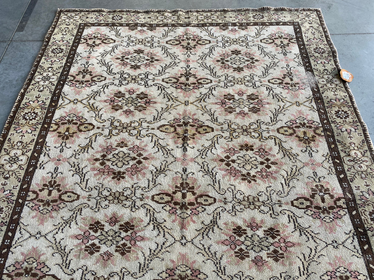 Retro Design Beige Over Dyed Vintage Rug 5&#39;10&#39;&#39; x 8&#39;10&#39;&#39; ft 177 x 270 cm