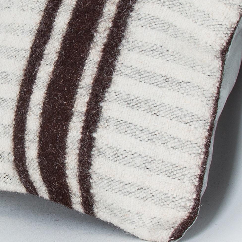 Striped_Beige_Kilim Pillow Cover_16x16_Z1002_8354