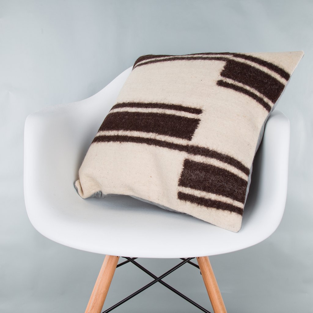 Striped_Beige_Kilim Pillow Cover_20x20_Z1002_9104