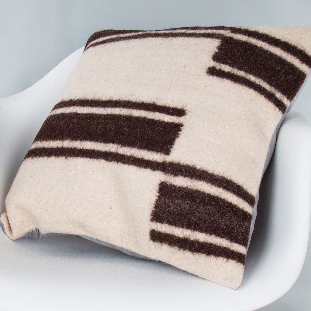 Striped_Beige_Kilim Pillow Cover_20x20_Z1002_9104