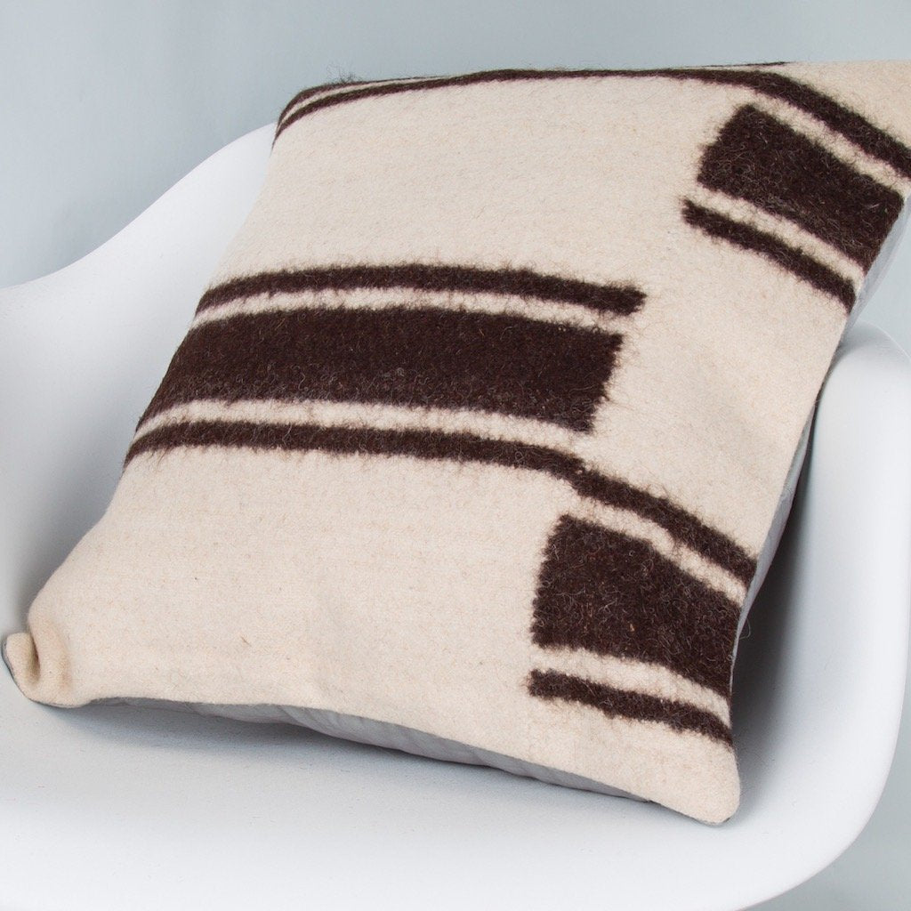 Striped_Beige_Kilim Pillow Cover_20x20_Z1002_9105