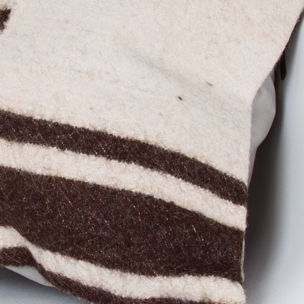Striped_Beige_Kilim Pillow Cover_20x20_Z1002_9357