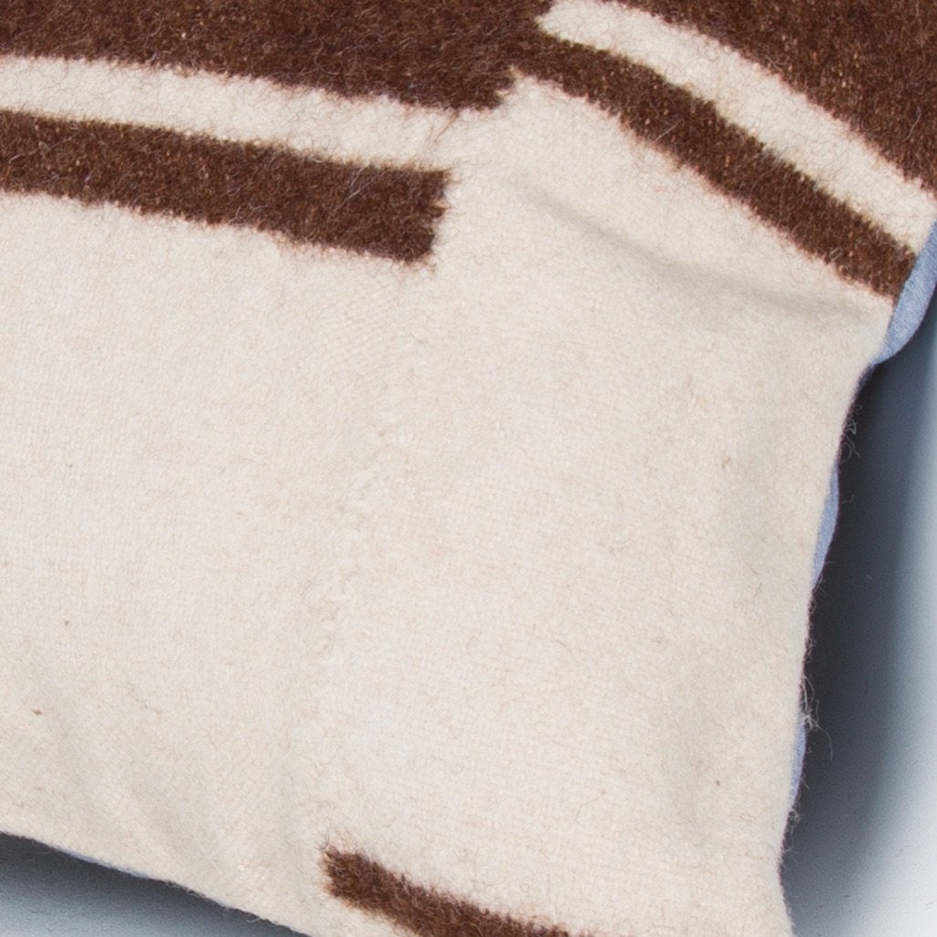 Striped_Beige_Kilim Pillow Cover_20x20_Z1002_9379