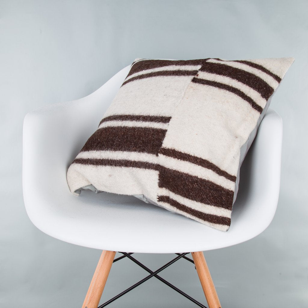 Striped_Beige_Kilim Pillow Cover_20x20_Z1002_9387