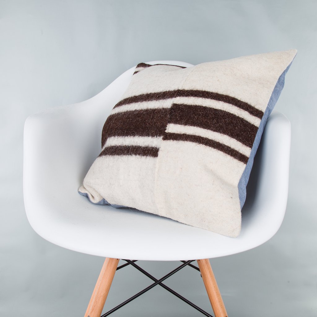 Striped_Beige_Kilim Pillow Cover_20x20_Z1002_9388