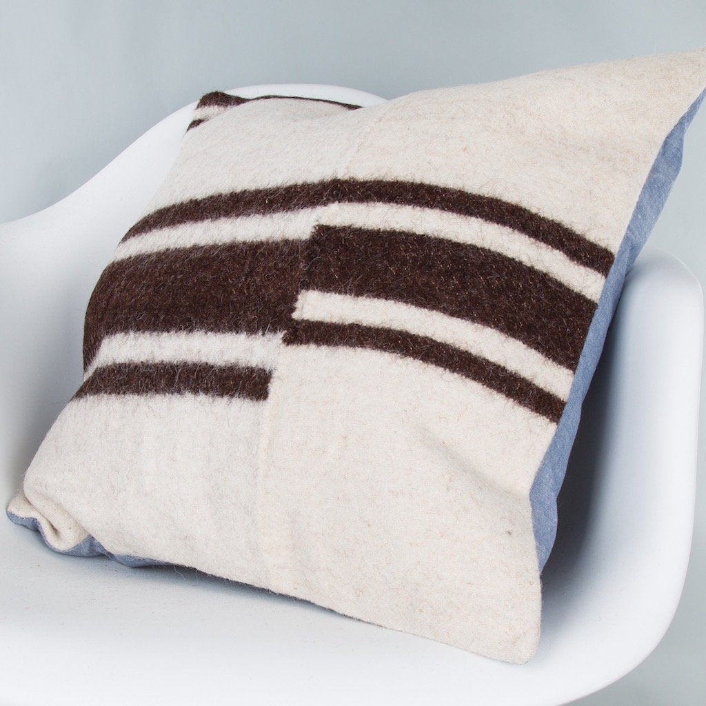 Striped_Beige_Kilim Pillow Cover_20x20_Z1002_9388
