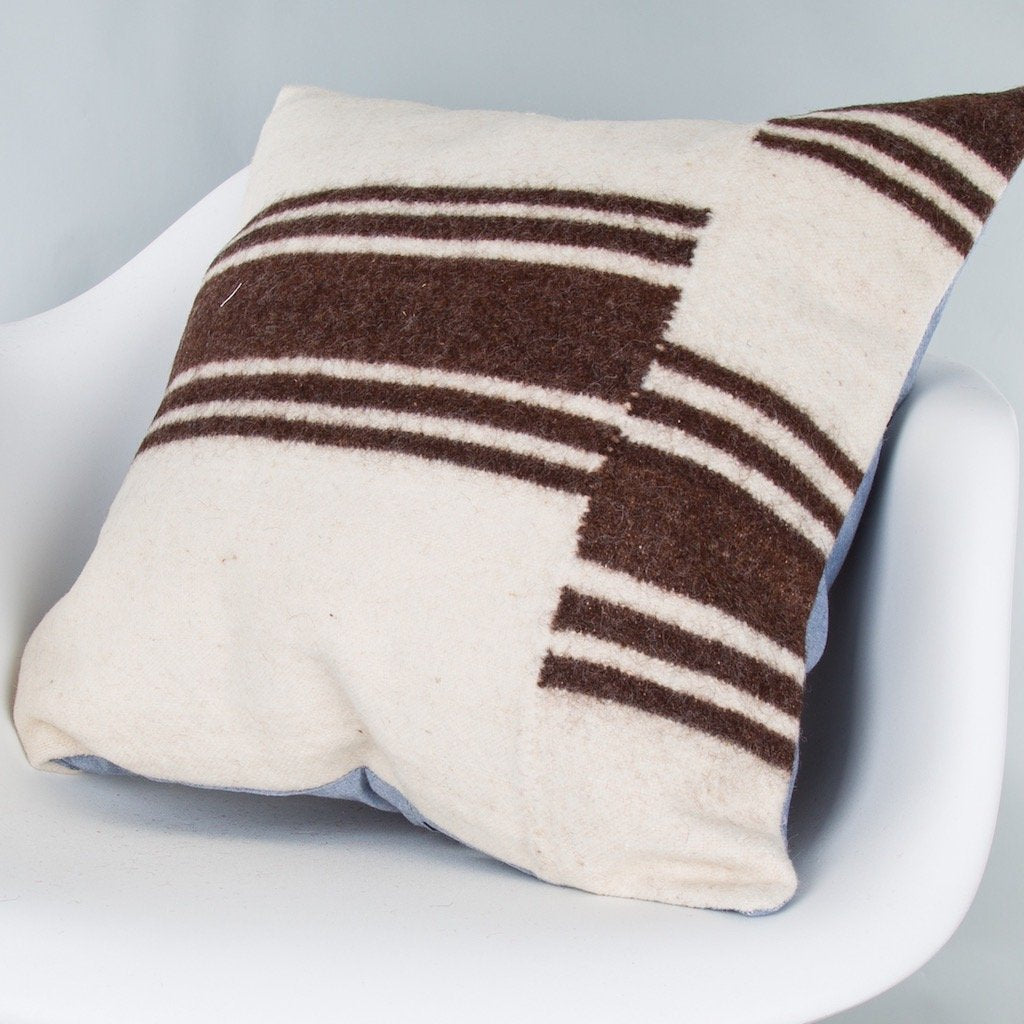 Striped_Beige_Kilim Pillow Cover_20x20_Z1002_9401